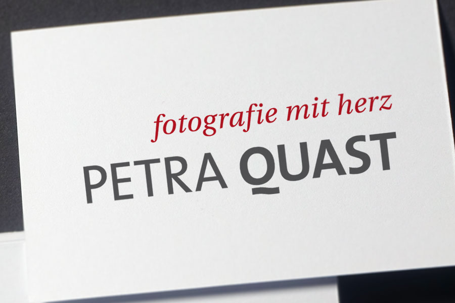 Erstellung des Logos 'Petra Quast Fotografie mit Herz'